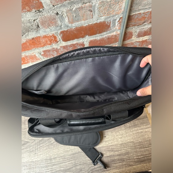 Targus Classic Slim Laptop Briefcase Black Polyester - Picture 5 of 7